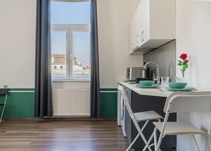 Central And Cozy Apartments K67