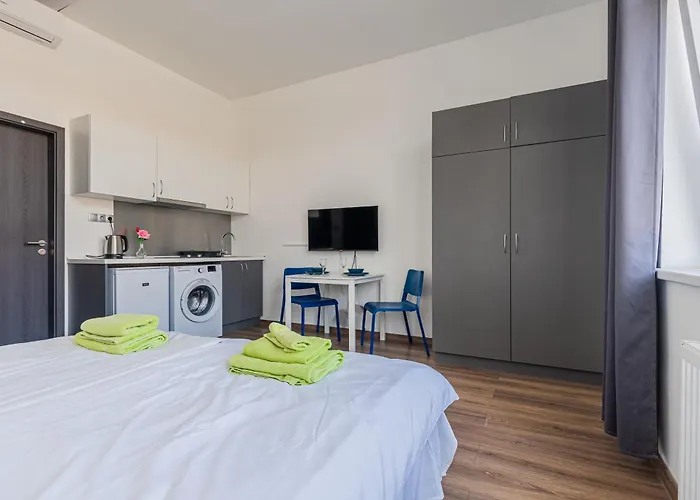 Central And Cozy Apartments K67